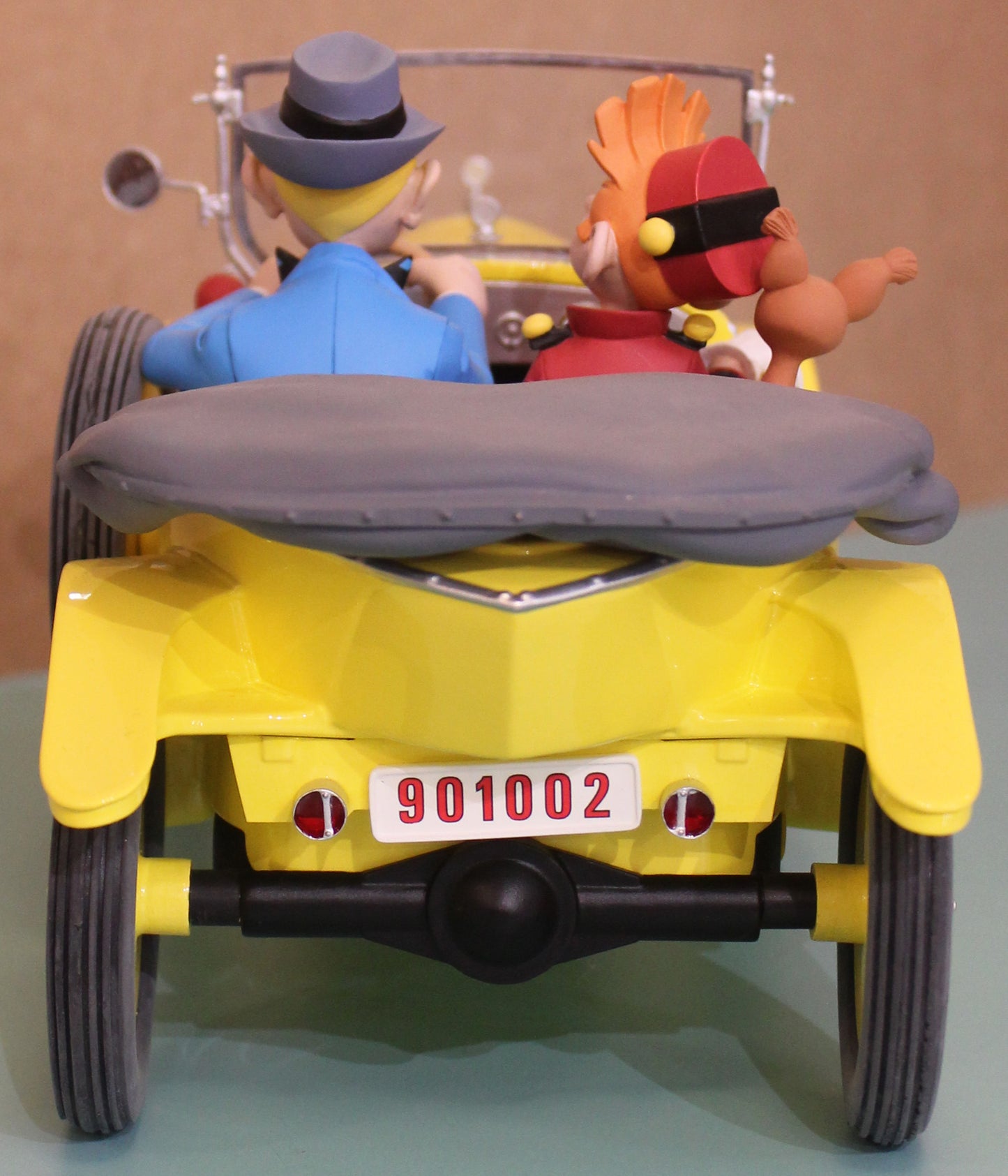 Spirou & Fantasio Statue Citroen 5HP