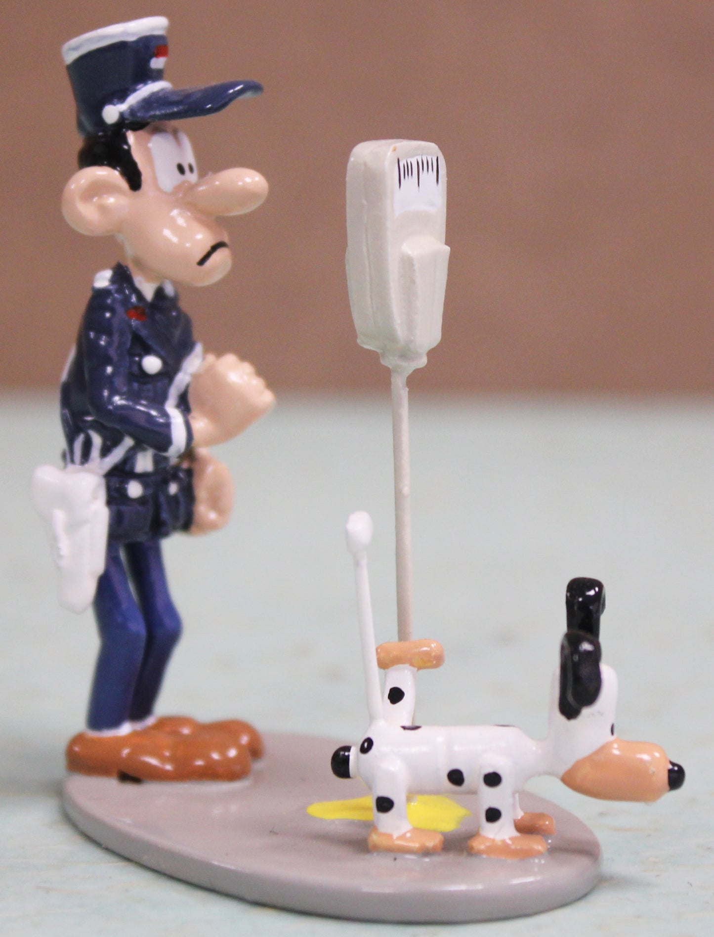 Longtarin et le Robot Chien