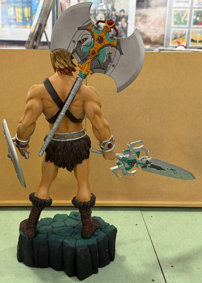 Masters of the Universe -  He-Man Resin (Neca)