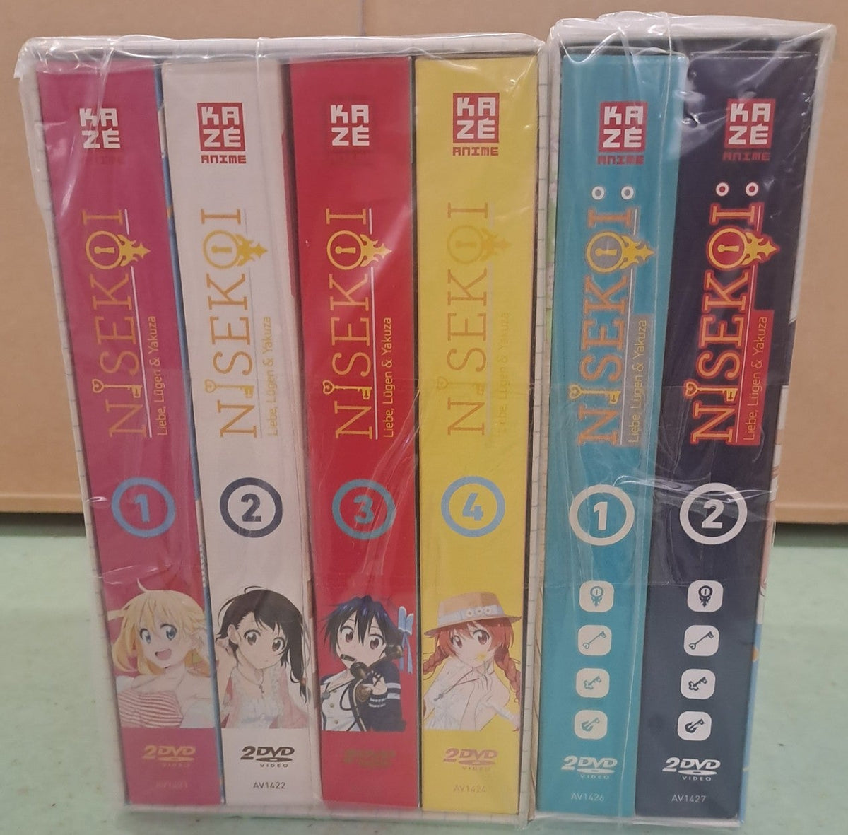 Nisekoi Staffel 1 und 2 komplett in 2 Schubern DVD