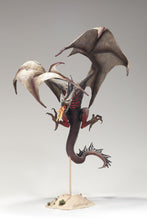 Lade das Bild in den Galerie-Viewer, McFarlane&#39;s Dragons - Fire Clan Dragon 4
