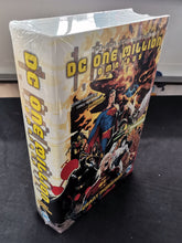 Lade das Bild in den Galerie-Viewer, DC One Millenium Omnibus
