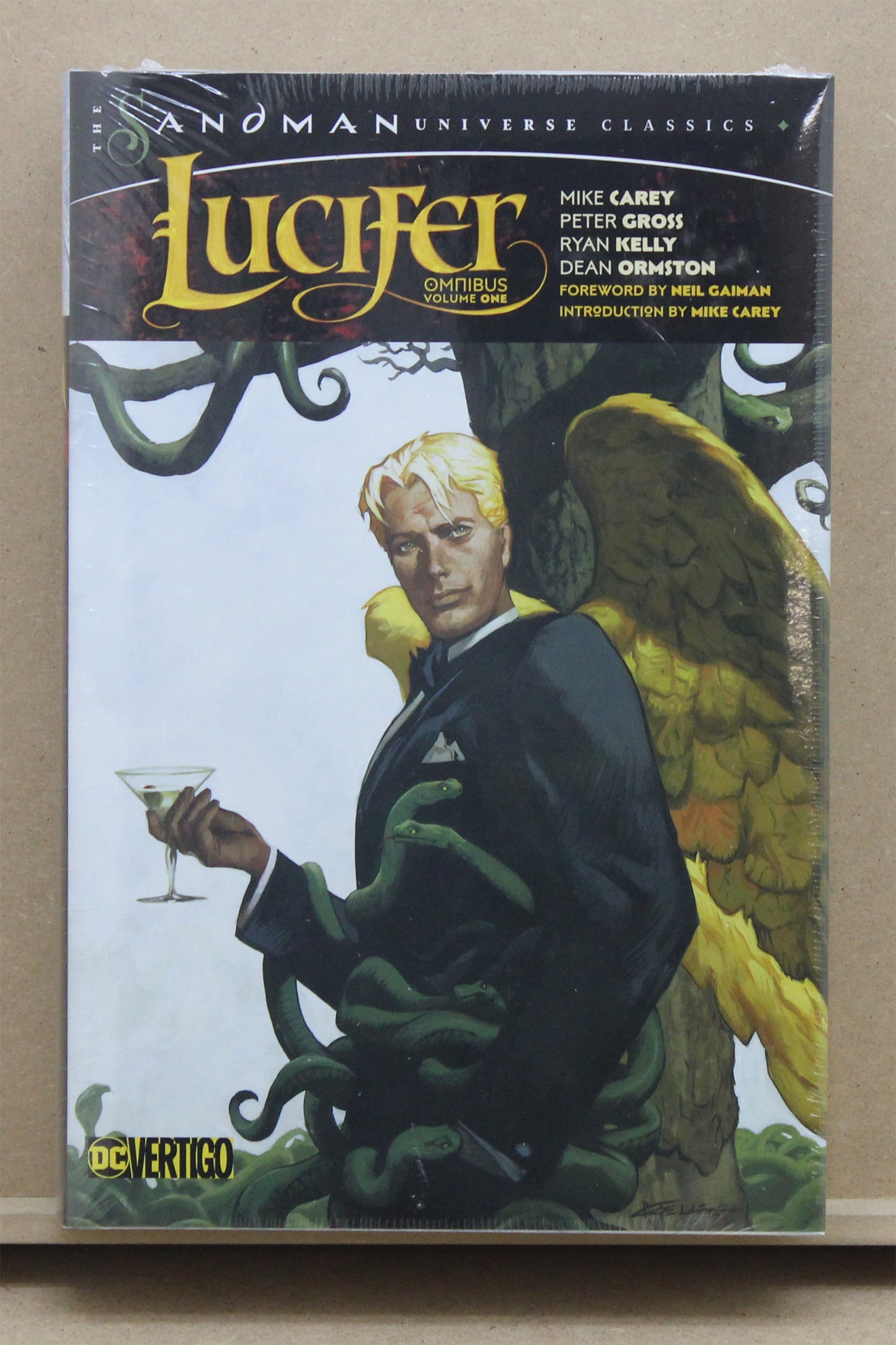 Lucifer Omnibus 1