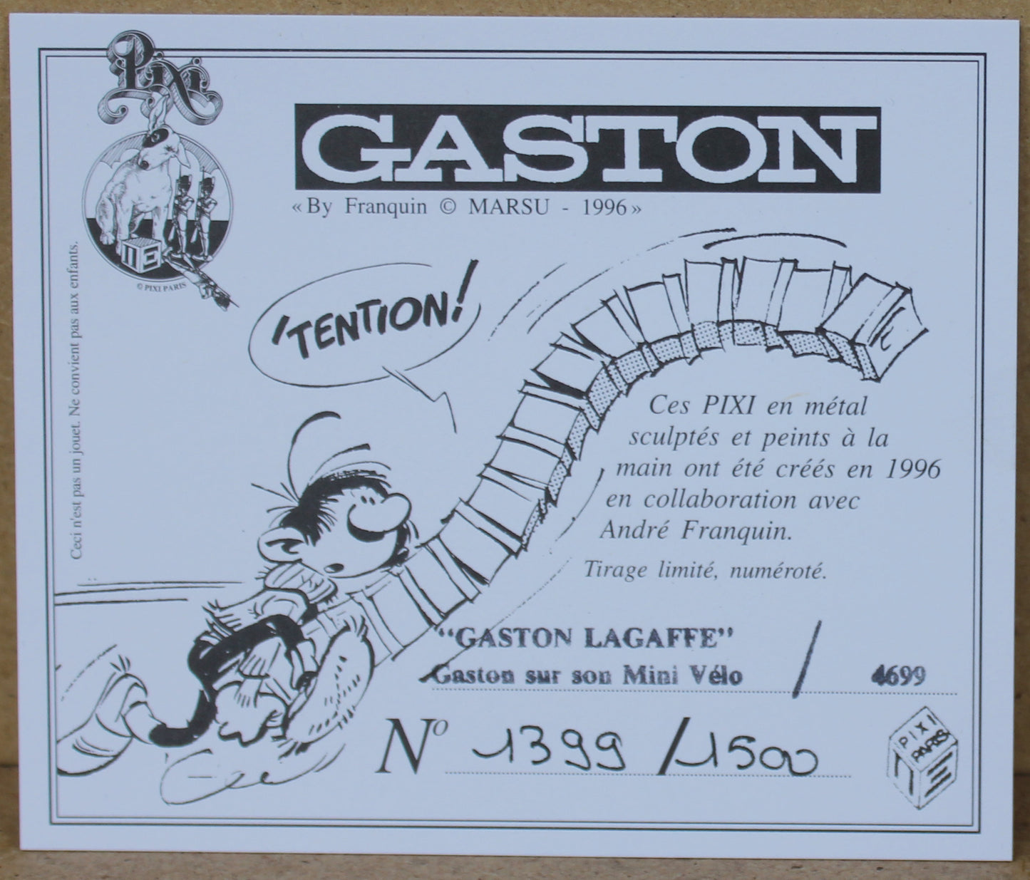 Gaston sur son Mini Vélo