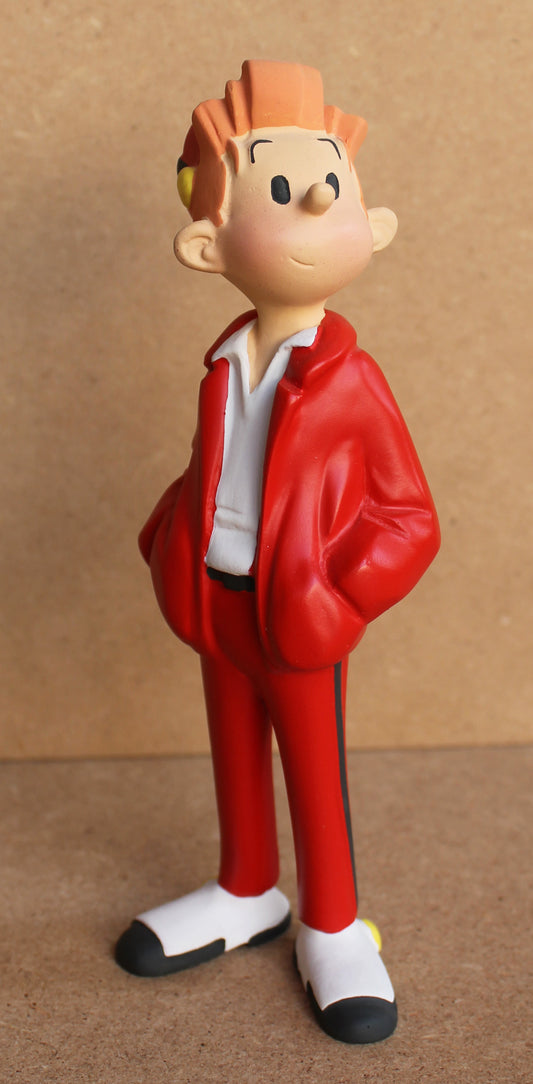 Spirou mit Händen in der Tasche